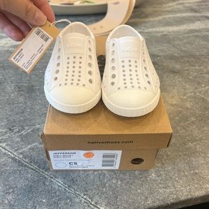 White toddler Native Jefferson NWT